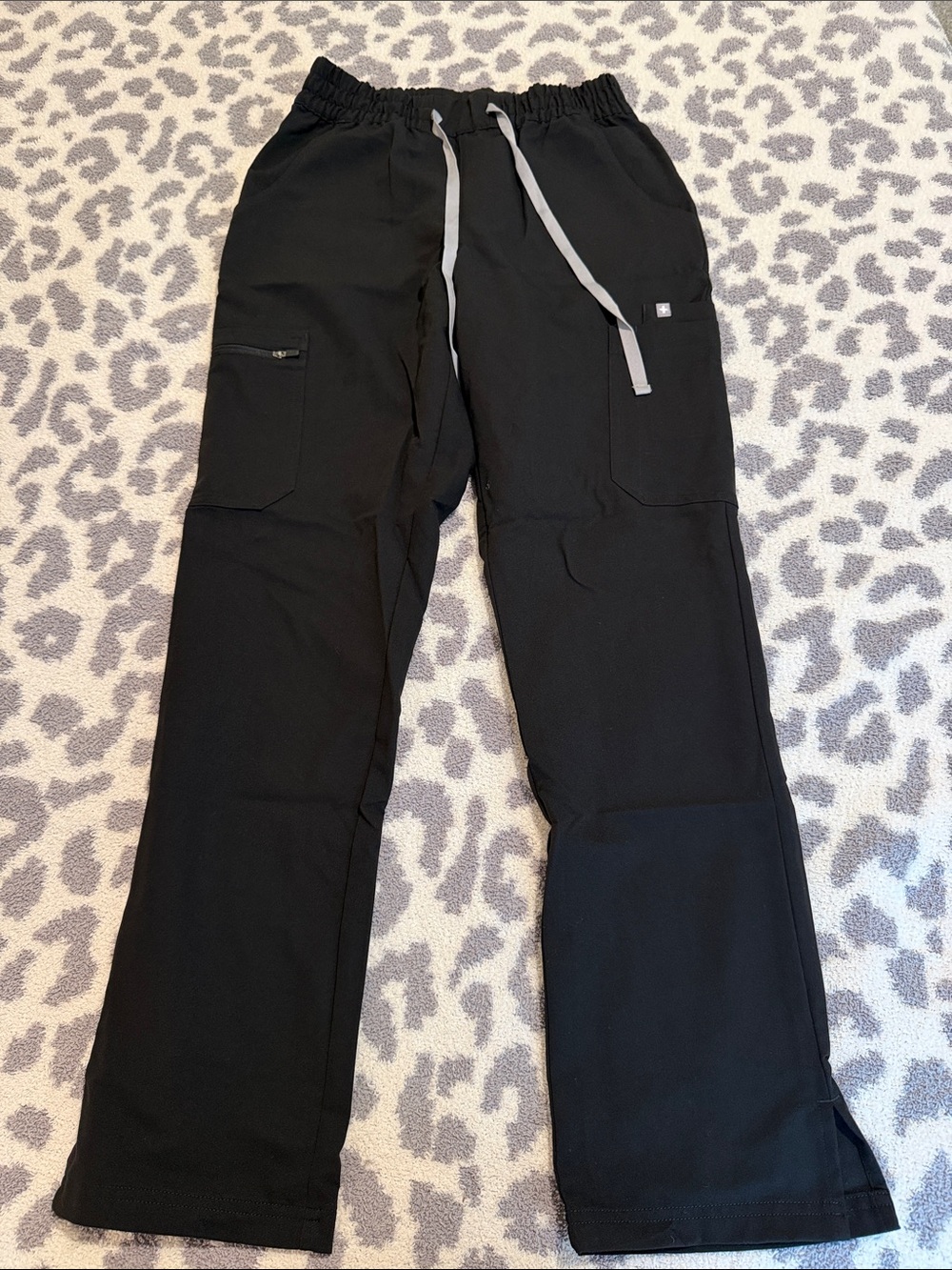Figs Women’s Black Cargo Pants with Contrast Drawstring
